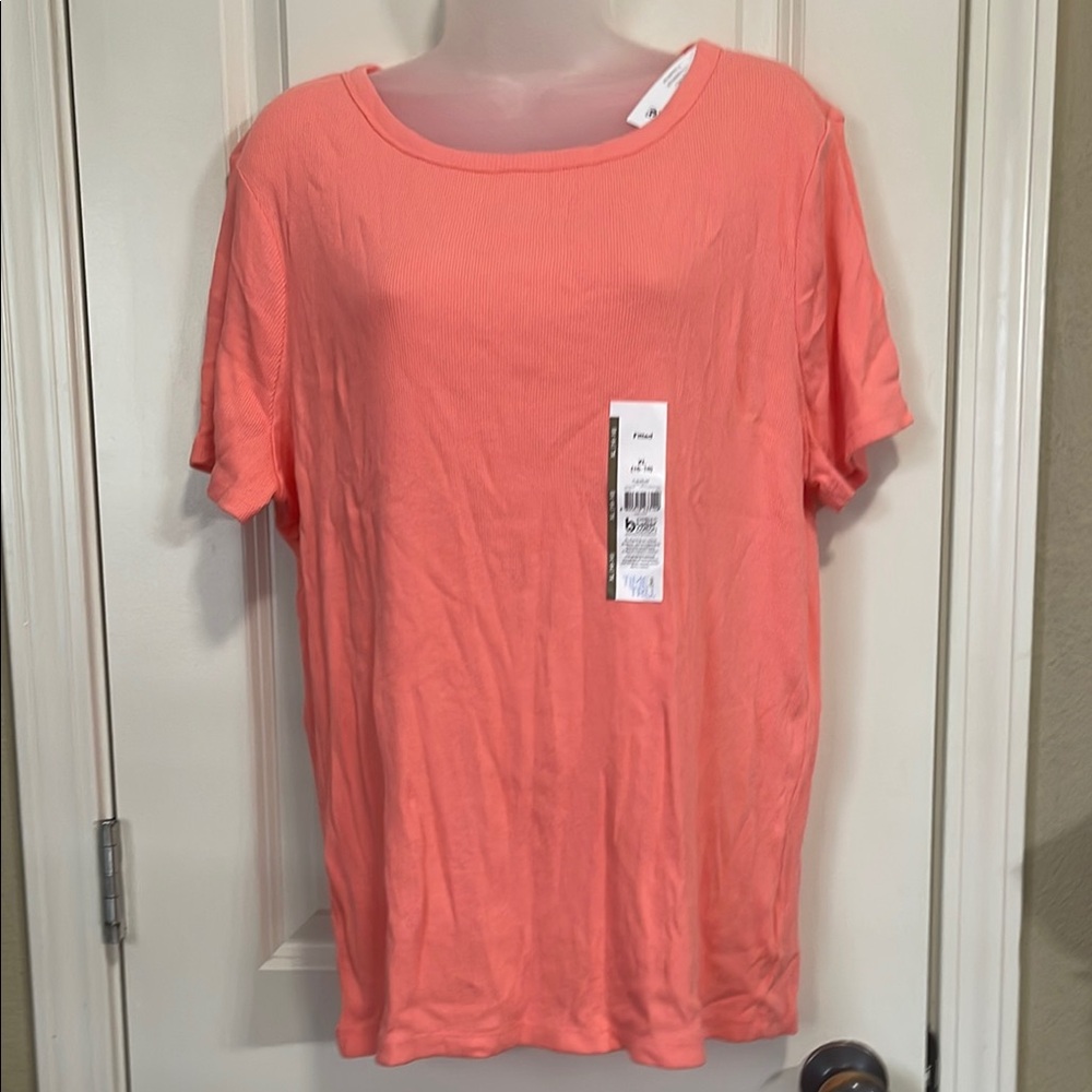 Coral/peach ribbed T size XL. 16-18. NWT